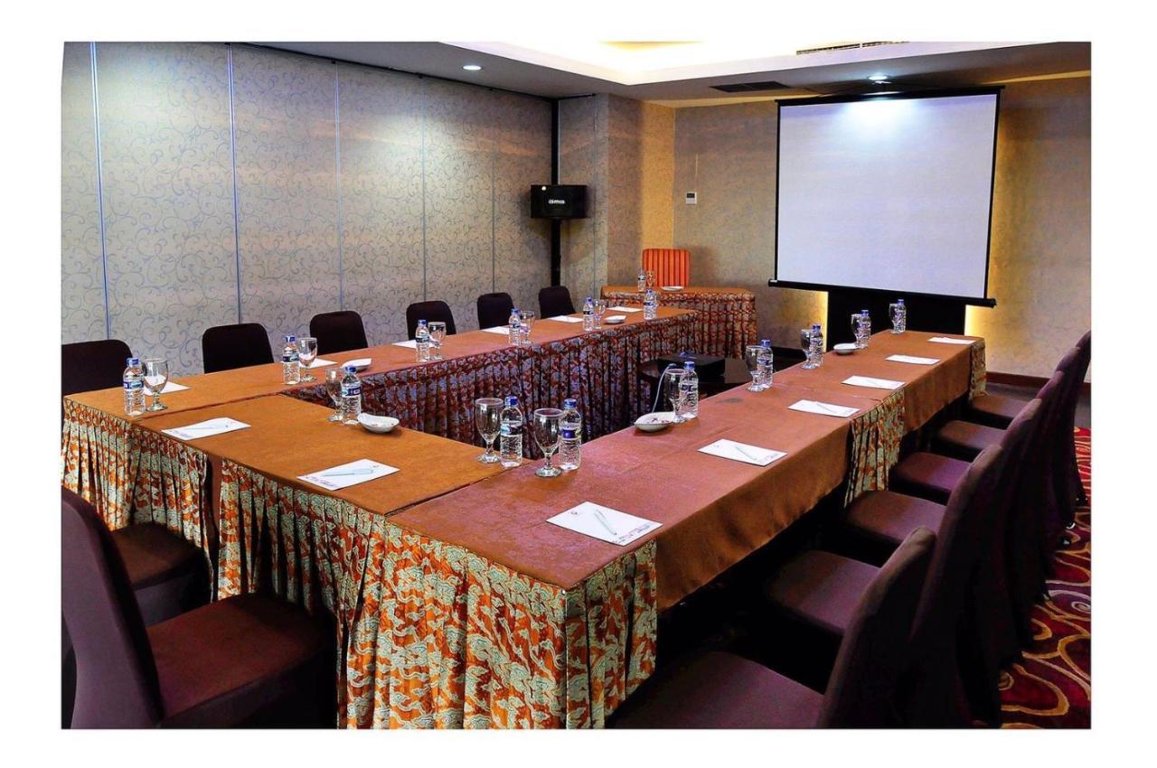 Asialink Premier Karawang Esterno foto
