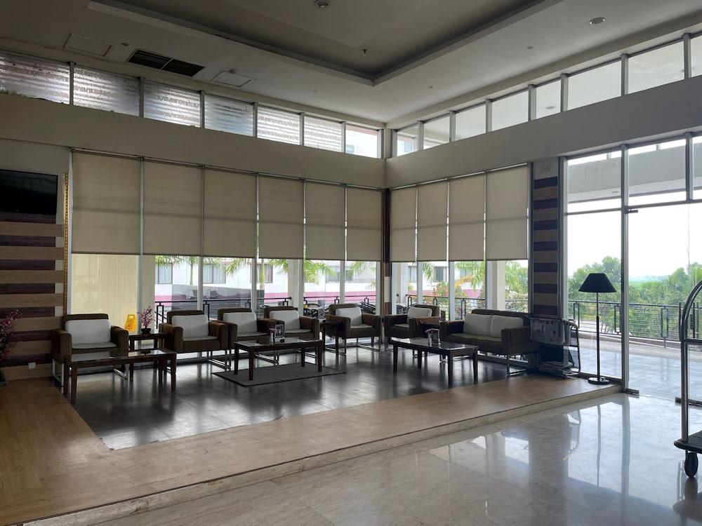 Asialink Premier Karawang Esterno foto