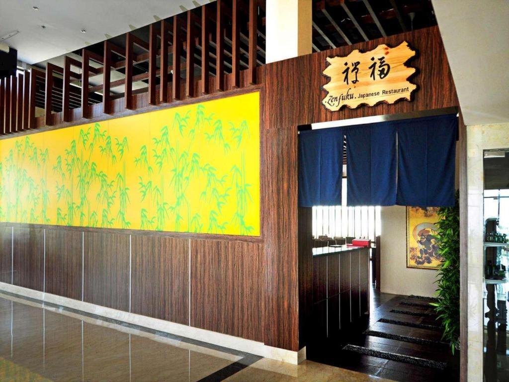 Asialink Premier Karawang Esterno foto