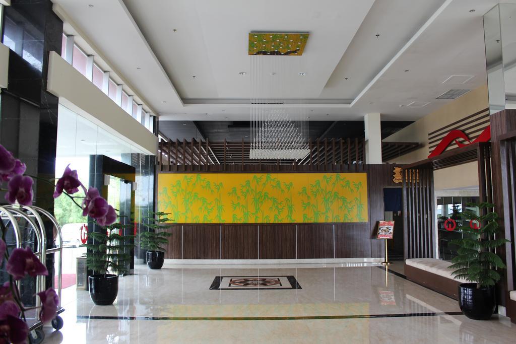 Asialink Premier Karawang Esterno foto