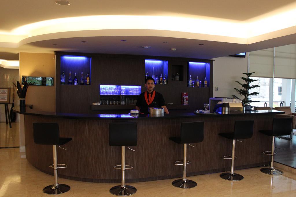 Asialink Premier Karawang Esterno foto