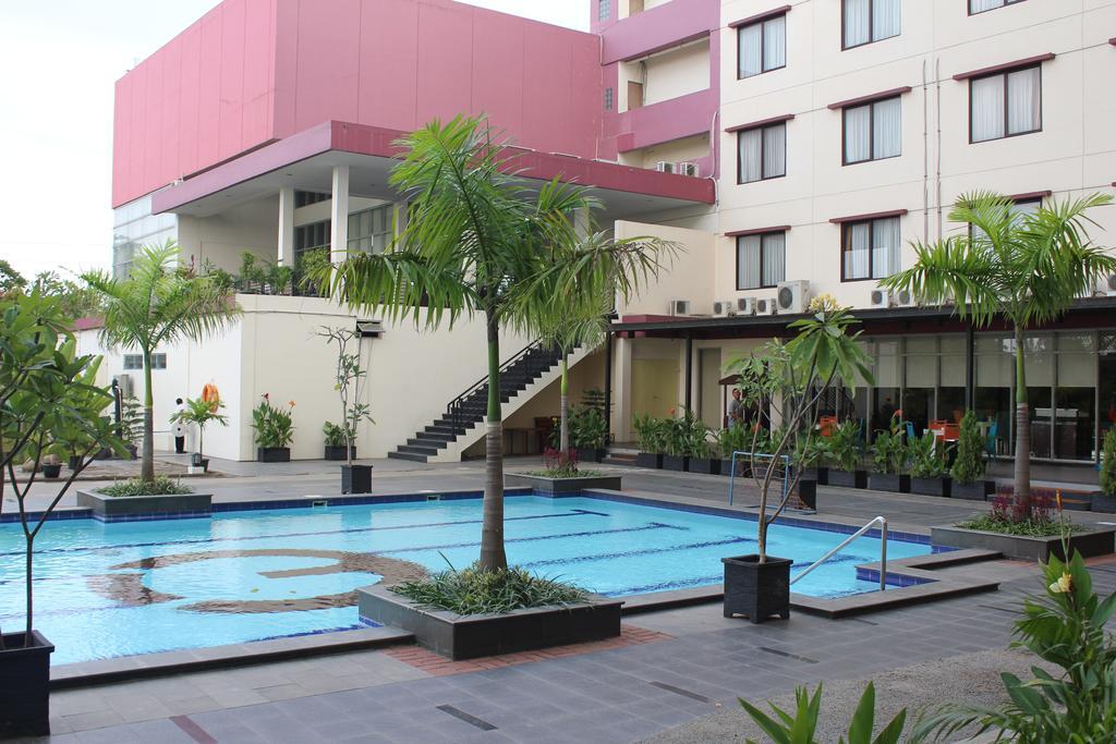 Asialink Premier Karawang Esterno foto