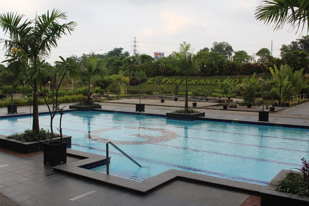 Asialink Premier Karawang Esterno foto
